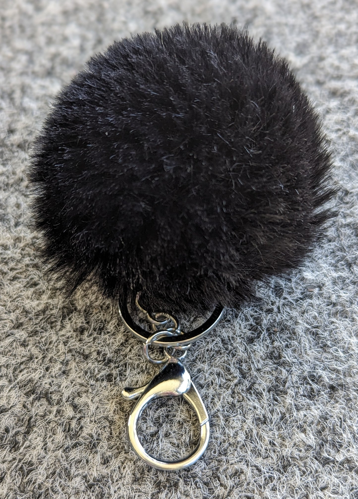 Pompom pynt til veske